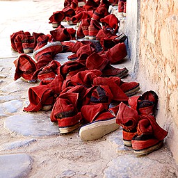 Red Boots, Shigatse