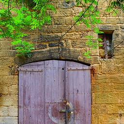 Purple Door, Sarlat, Dordogne